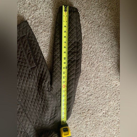 Burberry vintage quilted coat with fur hood - Picture 15 of 16